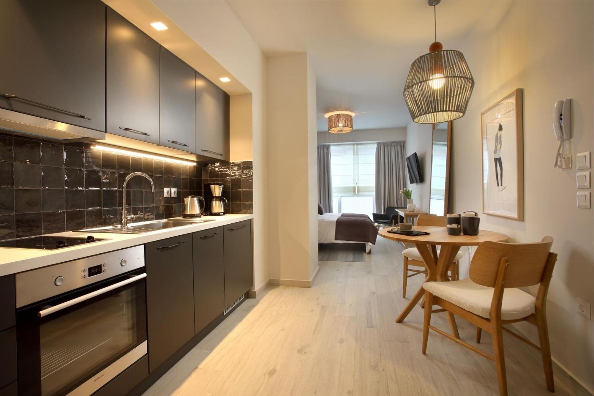 Happiness Luxury Central Apartment Атина Екстериор снимка
